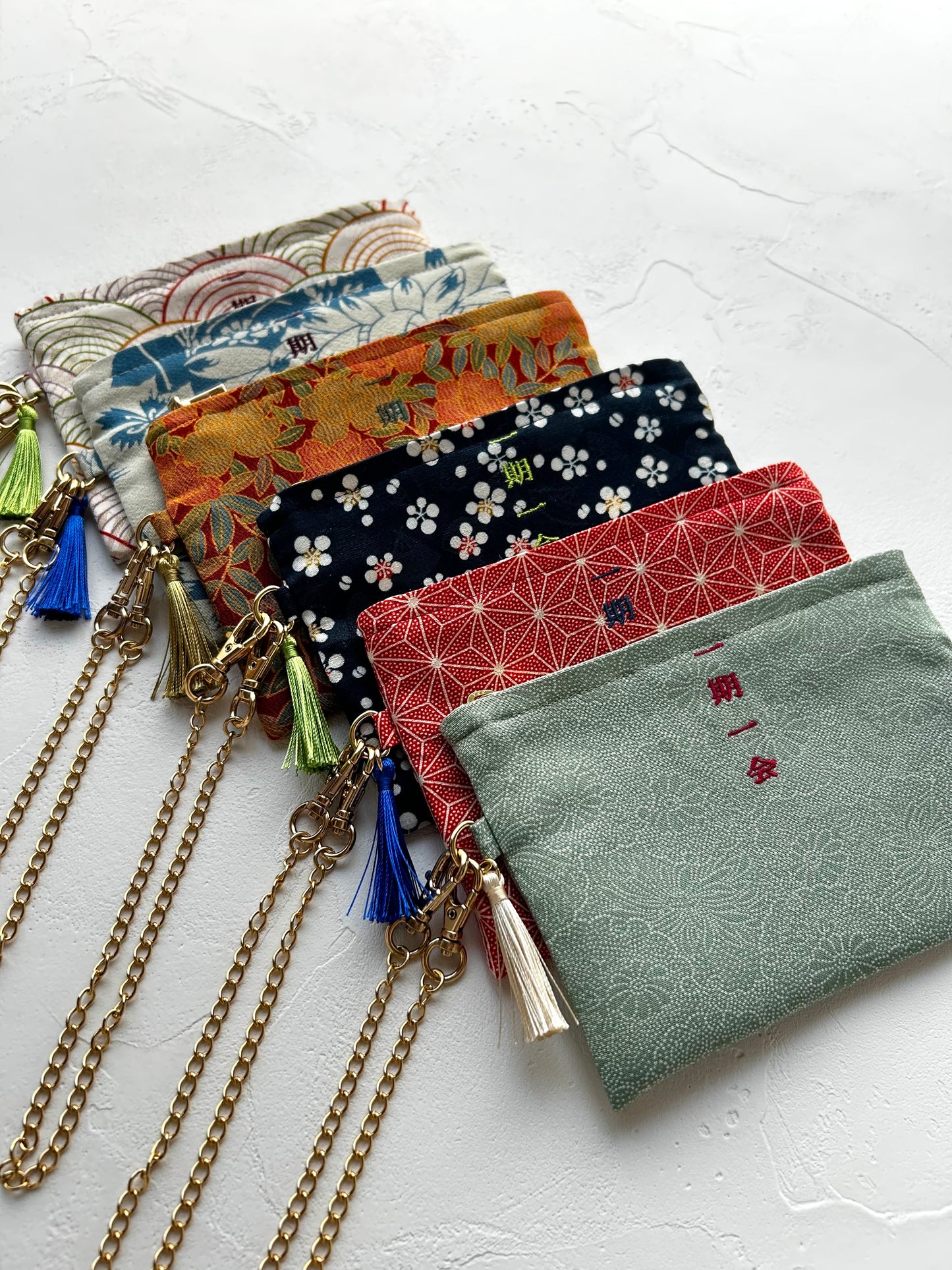 KOTOWAZA POUCH -Petite Chrysanthemum