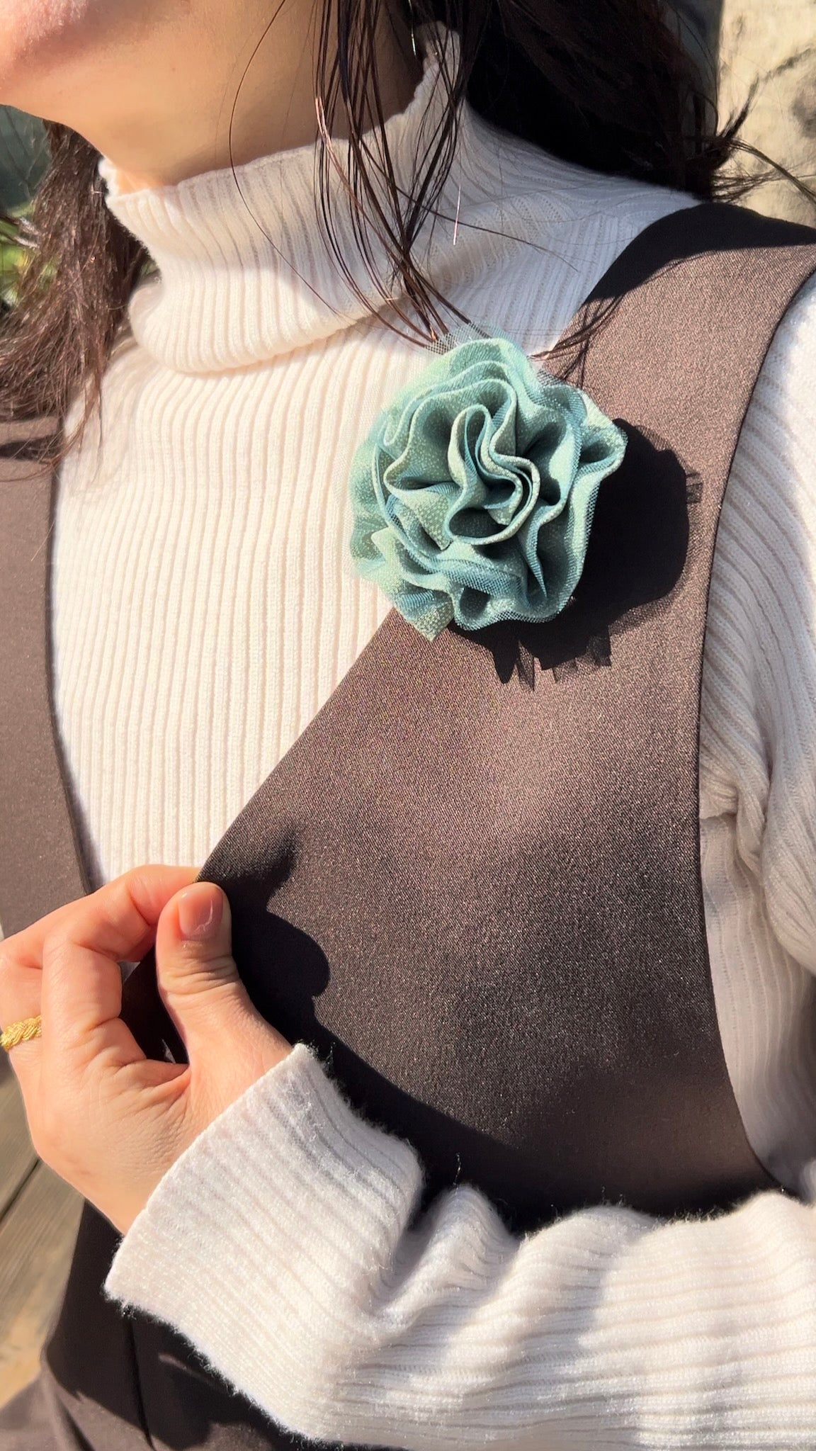 HANA BROOCH (Petite Chrysanthemum)