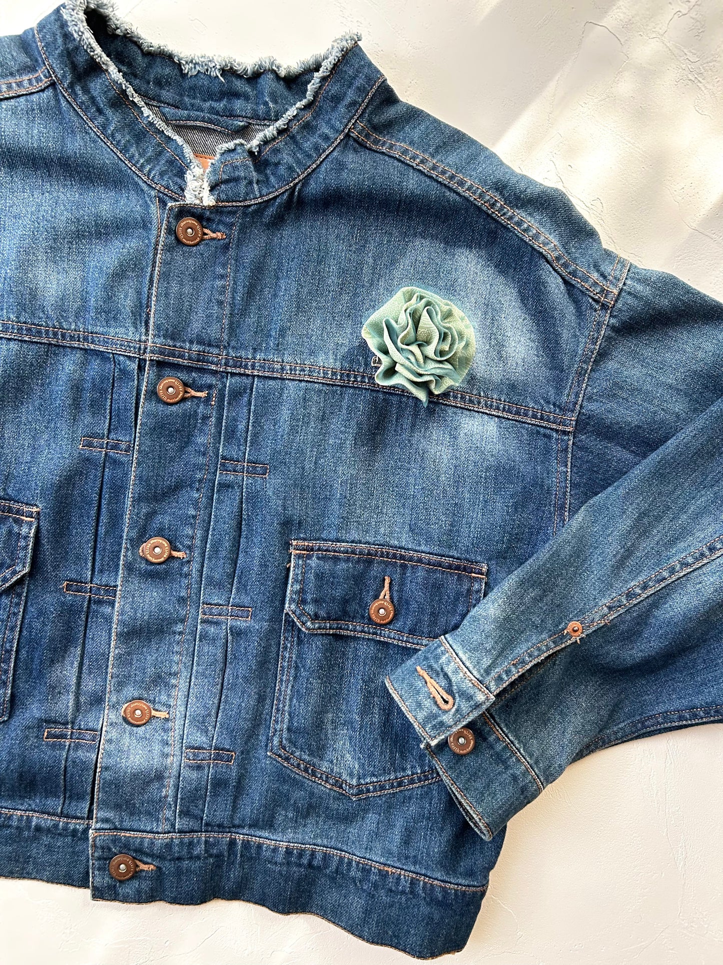 HANA BROOCH (Petite Chrysanthemum)