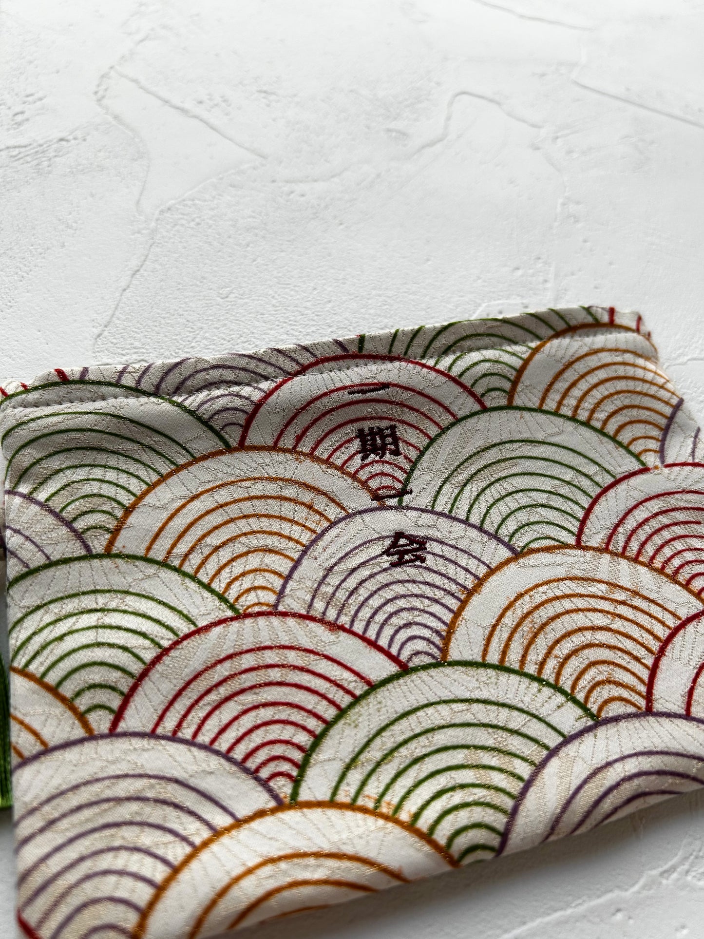 KOTOWAZA POUCH -Seigaiha　with purple embroidery