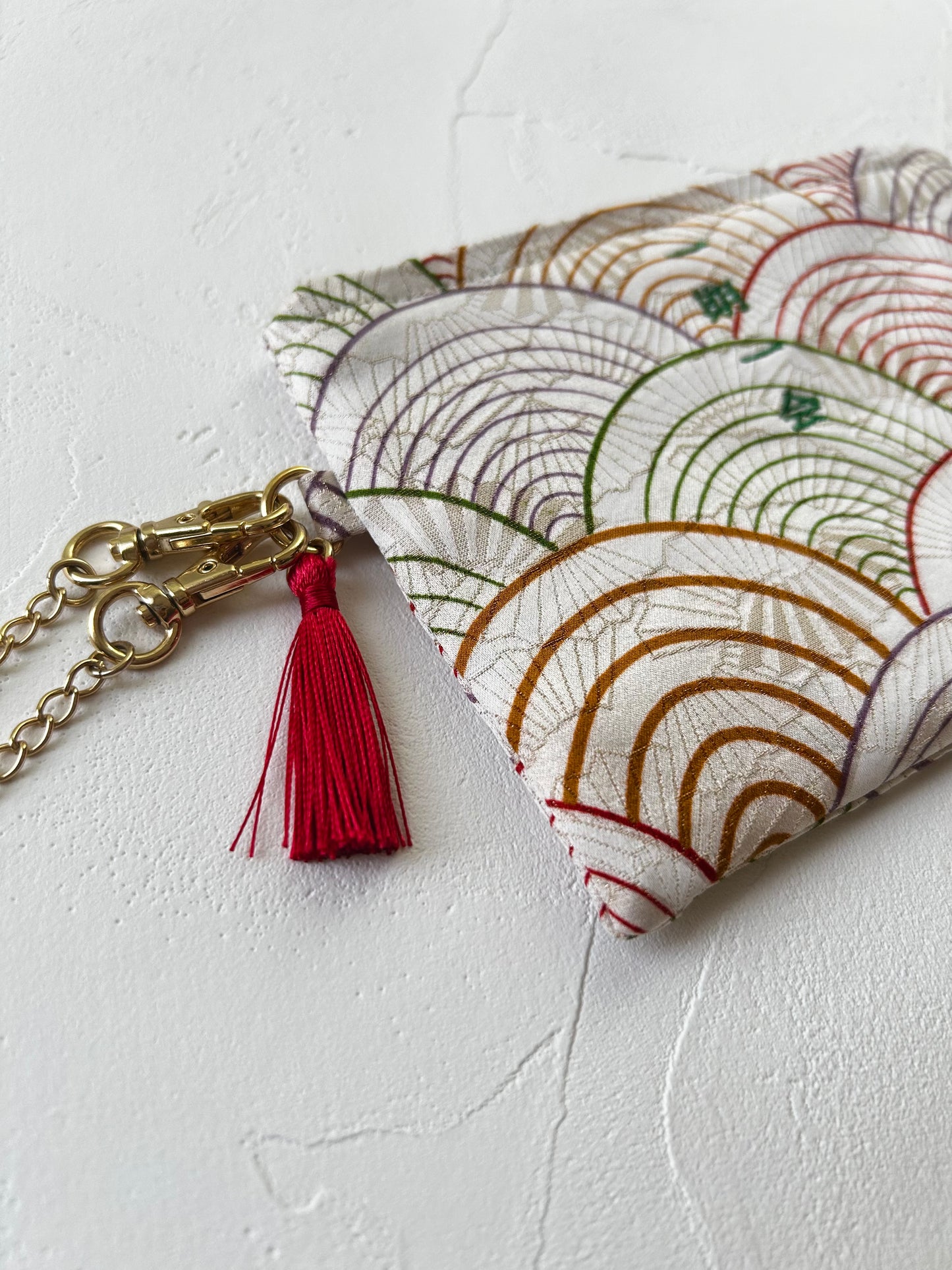 KOTOWAZA POUCH -Seigaiha　with green embroidery