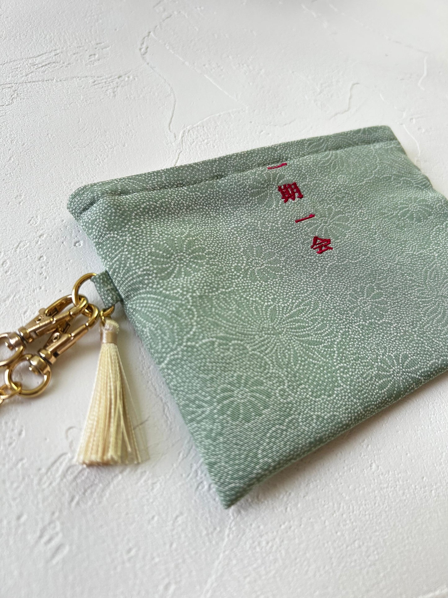 KOTOWAZA POUCH -Petite Chrysanthemum