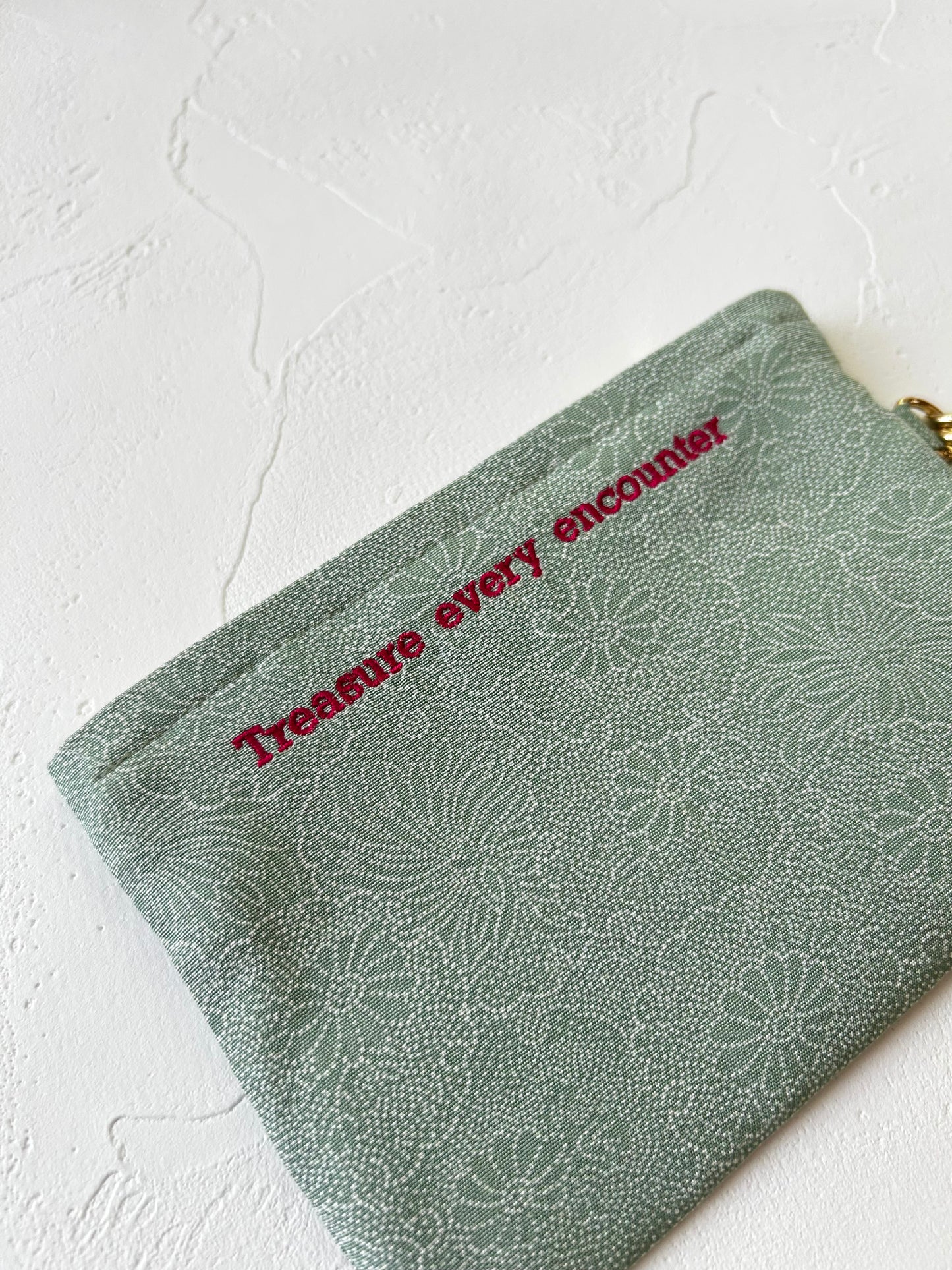 KOTOWAZA POUCH -Petite Chrysanthemum