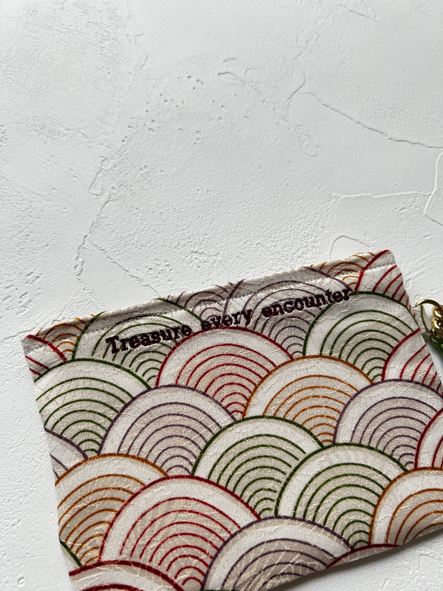KOTOWAZA POUCH -Seigaiha　with purple embroidery
