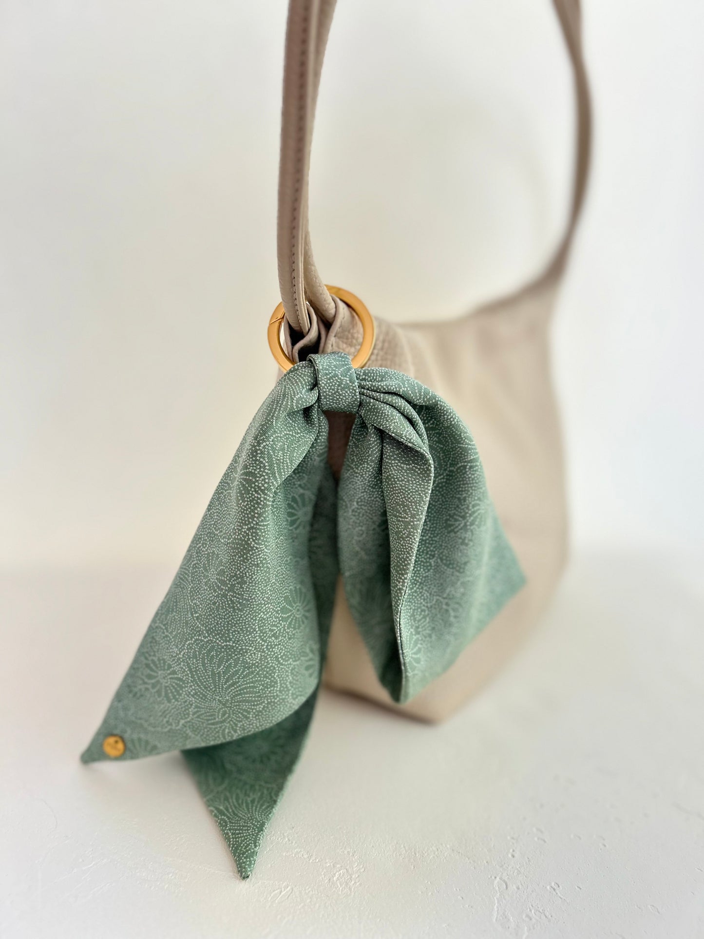 Original Ribbon Key Accessory – Petite Chrysanthemum